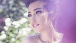 <a href='http://news.xinhuanet.com/english/photo/2013-09/21/c_132737071.htm' target='_blank'>Li Bingbing poses for fashion magazine in wedding dress </a>